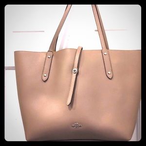 Coach Market Tote. Great condition minor pin mark